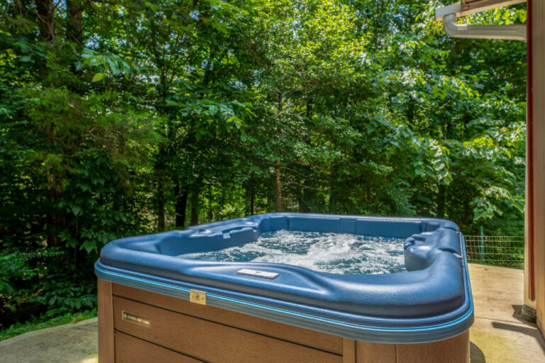 Pigeon Forge Cabin - Brenna's Fox Den - Featured