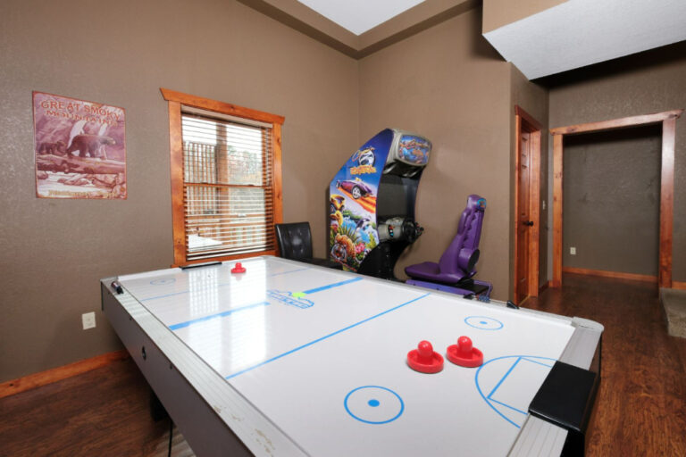 Pigeon Forge Cabin - Chestnut Mountain Lodge - Featured