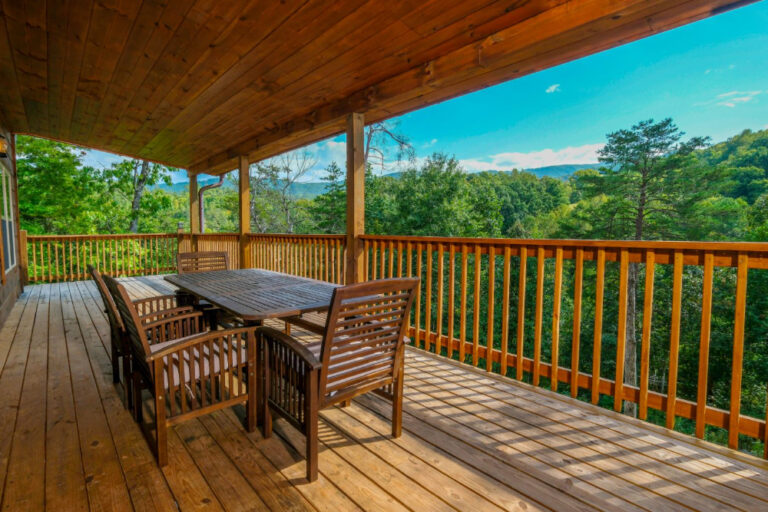 Pigeon Forge - White Pine Lodge - Featured