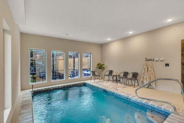 Pigeon Forge - Friendly Bear Plunge - Featured